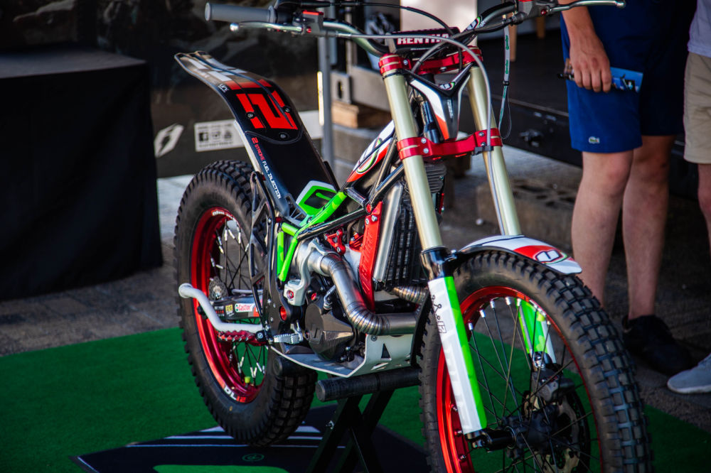 Dougie Lampkin Replica