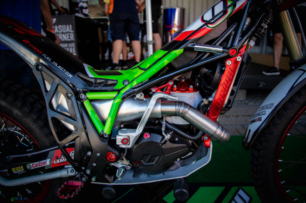 Dougie Lampkin Replica