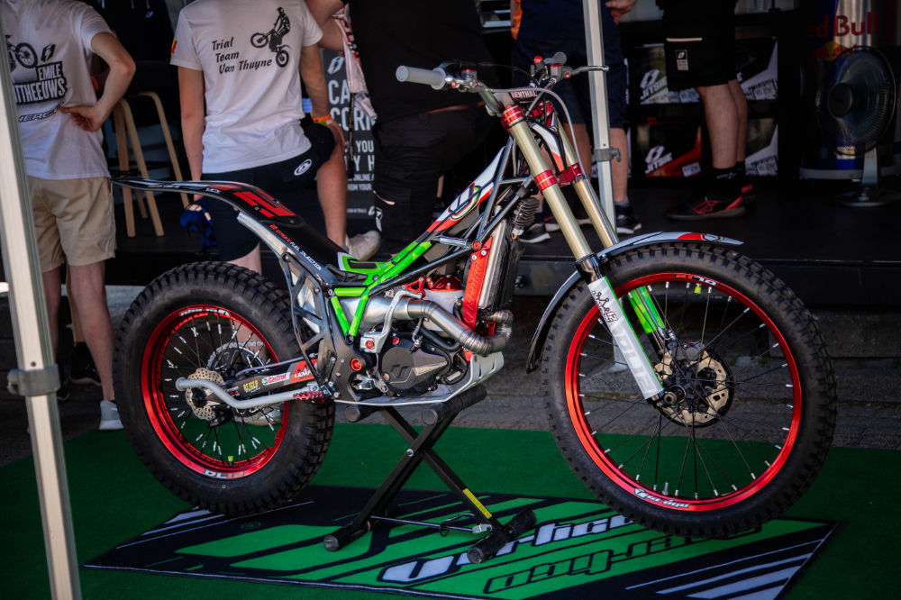 Dougie Lampkin Replica